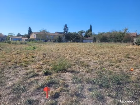 rare terrain plat viabilisé 850 m² au cœur de puydaniel