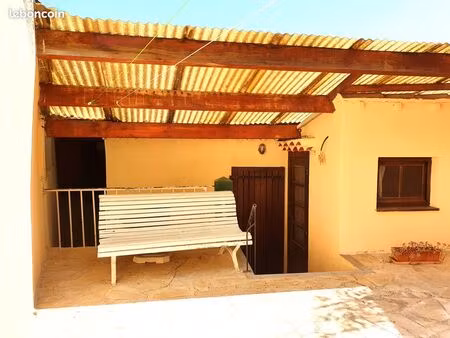 beau 2 pièces + bureau 64 m² au 3ème et dernier étage d’une maison de ville + terrasse 17 
