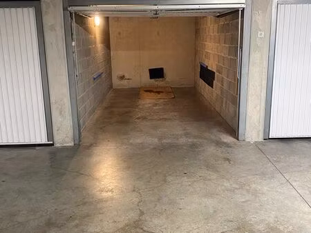 box/garage à louer proche centre-ville nîmes  proche gare