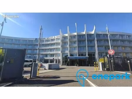parking/box 12 m² roissy aeroport ch de gaul