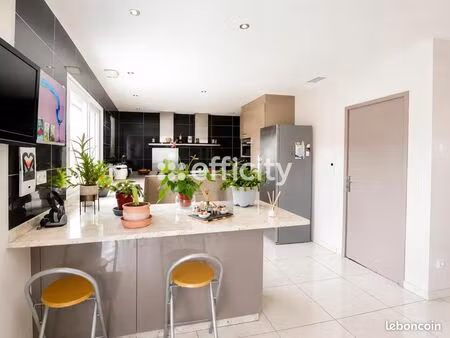 maison 5 pièces 150 m²