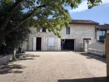 maison 1 pièce 150 m²