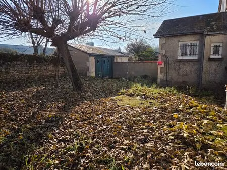 maison de ville (115m2) avec jardin  garage et fort potentiel d’aménagement