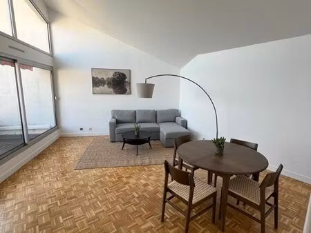 appartement meublé 2 pièces 58 m² — dernier étage  terrasse & vue dégagée — résidence chem