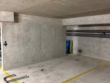 place de parking 500m gare - résidence sécurisée