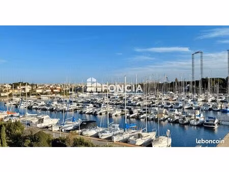 le cap d'agde  appartement duplex avec terrasse et vue sur le port