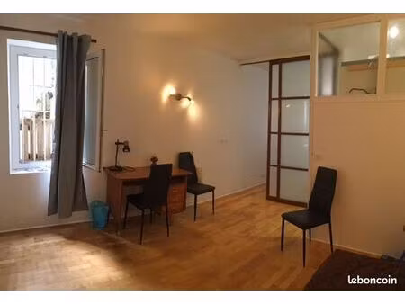 studio meublé 28m² calme rénové 5min à pied centre ville nimes quartier lampèze
