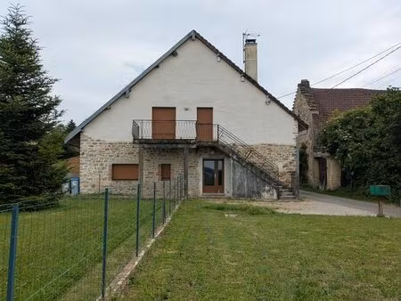 maison en pierre rénovée avec 2 appartements – 148 m² – poligny
