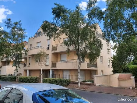 très bel appartement 3 pièces avec terrasse