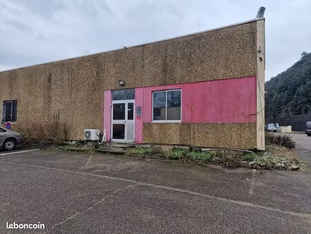 bureaux a louer locaux garages containeur stockage