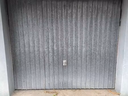 box garage