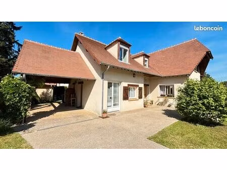 pavillon 8 pièces 160 m²