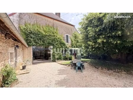 maison 6 pièces 151 m²