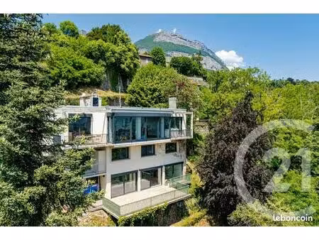 villa 8 pièces 256 m²