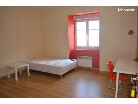 chambre étudiante équipée – centre-ville / idéal lycées  fac & iut (pas de loyer l'été)