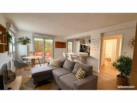appartement t3 de 60m2 avec grande terrasse