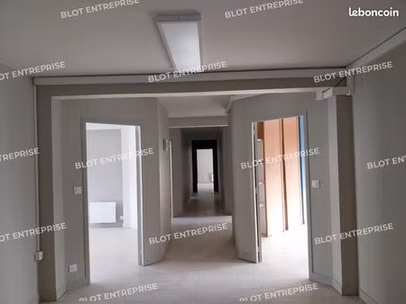 bureaux 195 m²