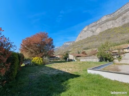 terrain de 560 m² – crolles (réf. ac546)