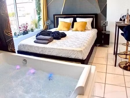 appartement jacuzzi frontignan-plage