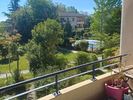 appartement dans un écrin de verdure et au calme