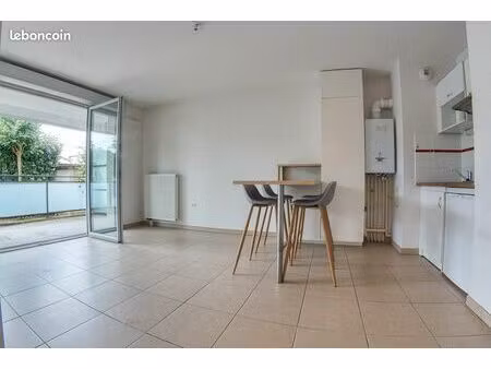 t2 quartier très calme - terrasse intimiste 7 m² - parking privatif sécurisé – local vélos