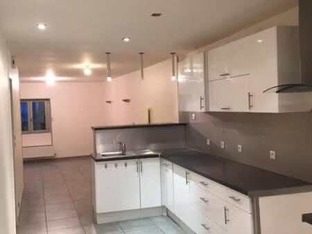 f3  centre-ville de poligny  76m2  très bien isolé  en très bon état