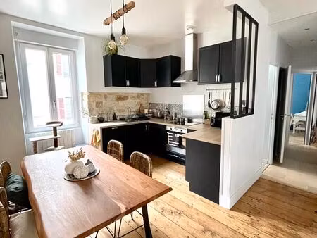appartement t3 meublé de 64 m² avec grande terrasse plein sud – centre-ville de quimper