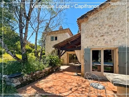 maison 7 pièces 233 m²
