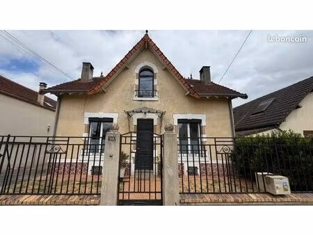 maison de caractère 120m2 - terrain 1000m2 - chateauroux quartier hippodrome