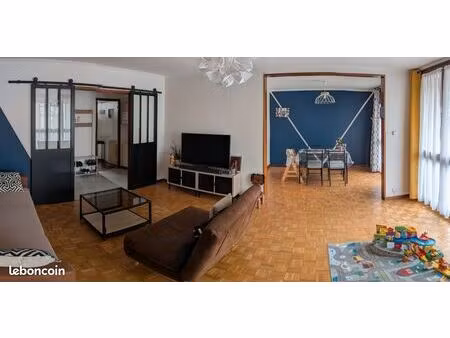 t3/t4 lumineux avec double balcon  à deux pas du métro rangueil