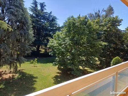 t2 lumineux avec balcon – côte pavée toulouse