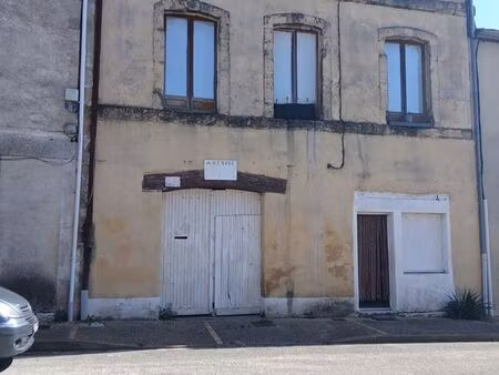 maison dans un village