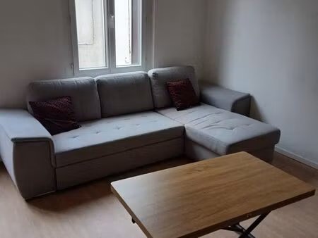 jolie studio meublé