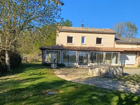 grande maison rénovée avec jardin