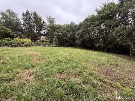 terrain de 1082m² en plein coeur de chevaigne sans vis-à-vis
