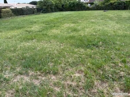 terrain viabilisé 1750m2