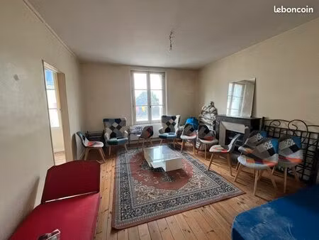 immeuble 163 m² descartes