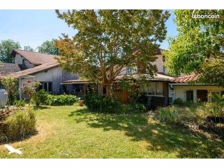 maison 7 pièces 196 m²