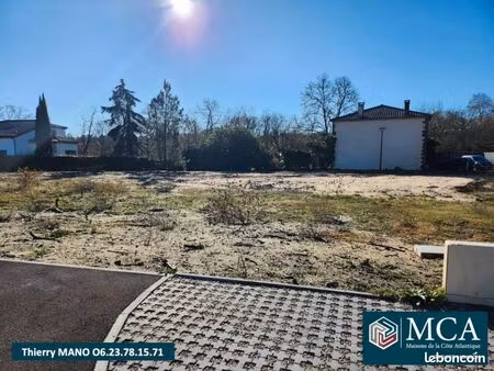 terrain 690 m² pissos