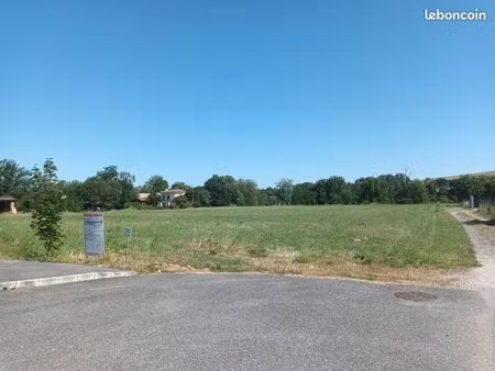 idéal premier achat : grand terrain de 1030 m² à saint-médard-en-jalles