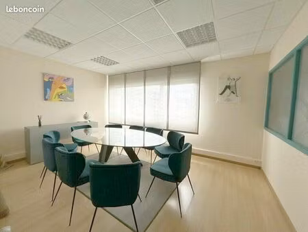 bureaux  autos 938 m²