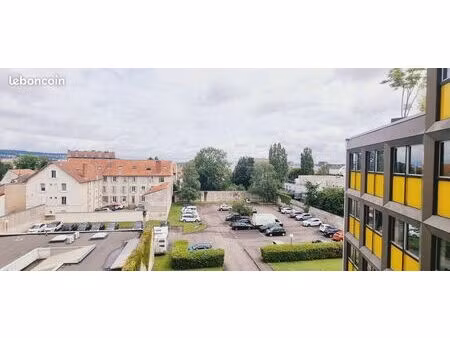 bureaux 100 m²
