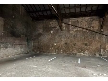 place de parking garage