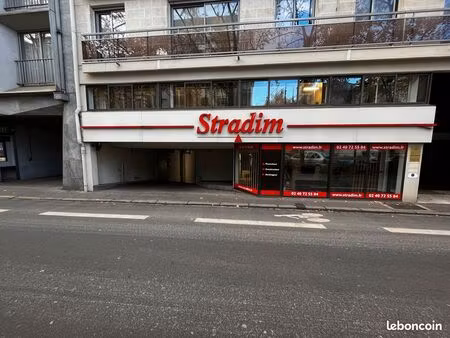 parking souterrain - nantes centre - bd guist'hau