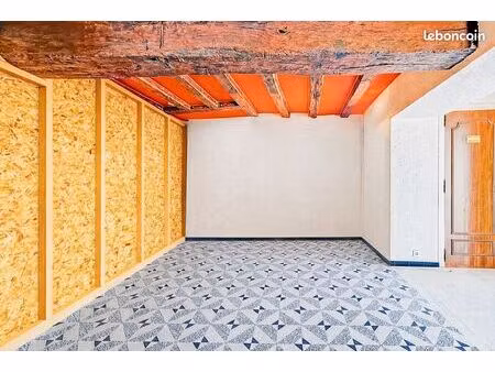 surface de stockage 60 m² (ancien local commercial)