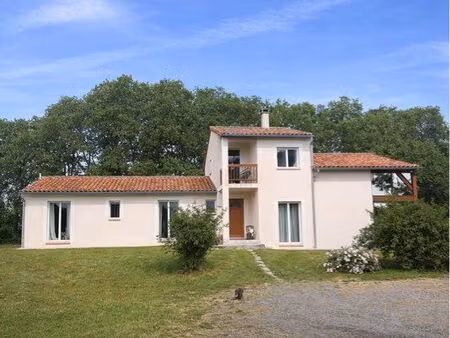 villa d’architecte lumineuse de plein pied au cœur de la nature