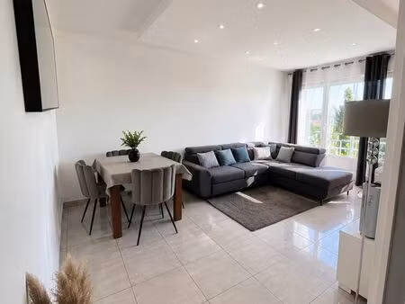 eybens – appartement t4 de 81 m² avec balcon  vue dégagée et résidence arborée