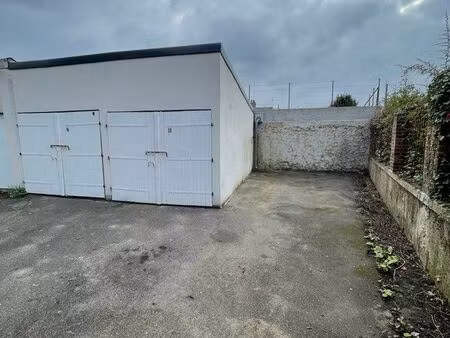 lot de deux box plus un parking à vendre
