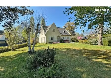maison 8 pièces 180 m²