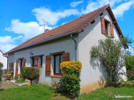 maison traditionnelle avec garage à saint-sulpice-de-pommeray